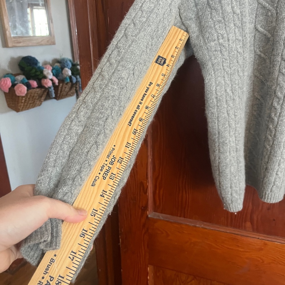 Elegant Gray Cable Knit Turtleneck Sweater with lambswool & angora hair - Picture 5 of 8